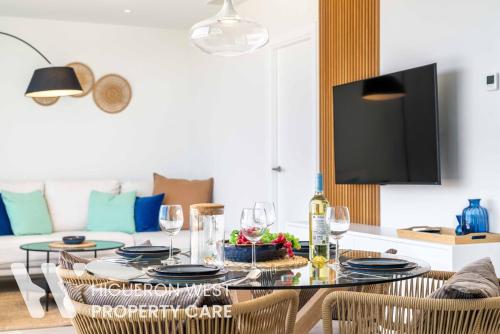 The Skyline Penthouse - 360-Degree Panoramic Views and Rooftop Pool, Malaga