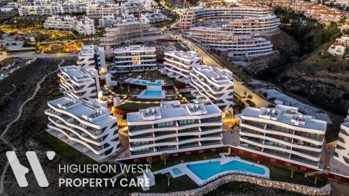 The Skyline Penthouse - 360-Degree Panoramic Views and Rooftop Pool, Malaga