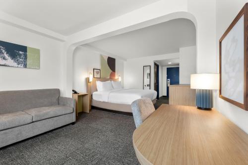 Katil atau katil-katil dalam bilik di Spark By Hilton Biloxi Ocean Springs