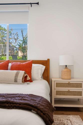 Letto o letti in una camera di Luxury Escondido Family Oasis with Hot Tub