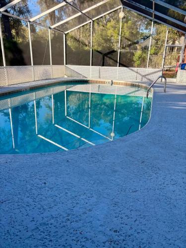 Kolam renang di atau dekat dengan High Springs FL Hideaway