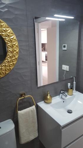 Ένα μπάνιο στο alegria village resort