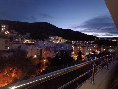 Pogled na planine ili pogled na planine iz apartmana