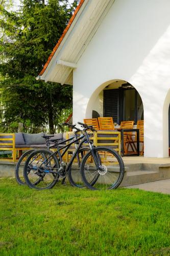 Fotografie z fotogalerie ubytování Luxury Vineyard Retreat with Private Jacuzzi v destinaci Szigetvár