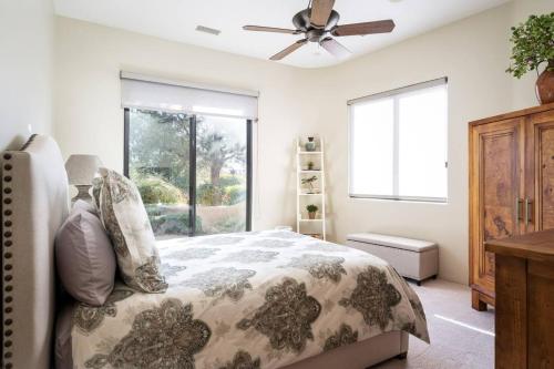 Ένα ή περισσότερα κρεβάτια σε δωμάτιο στο Rolling Sedona Paradise 4 Bdrm, 4.5 BA, Pool