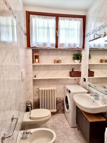 Bilik mandi di Sea Home - Pinarella