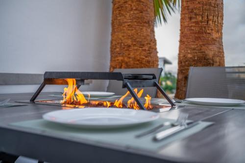 Moderne Designer-Maisonette 2 Schlafzimmer eigene Terrasse mit Grilltisch und Fitnessbereich