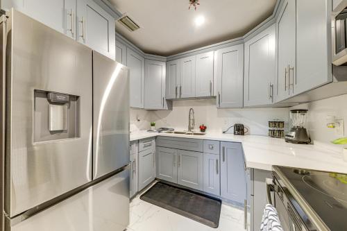 Gallery image of 3 Mi to Hard Rock Stadium Miami Home with Yard in Miami