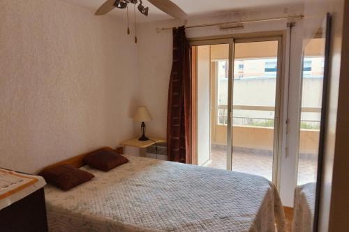 Apartment in the port of Hyères