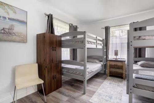 Postel nebo postele na pokoji v ubytování Hollywood Peaceful Hostel