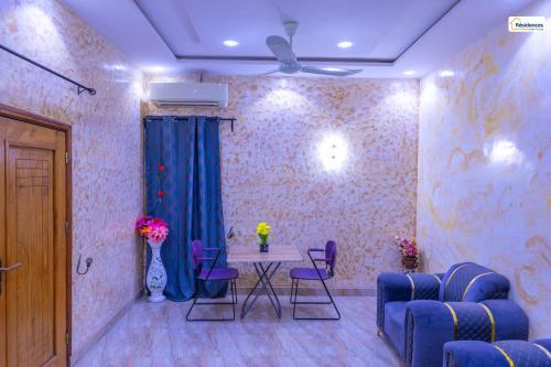 Posezení v ubytování Comfortable urban apartment