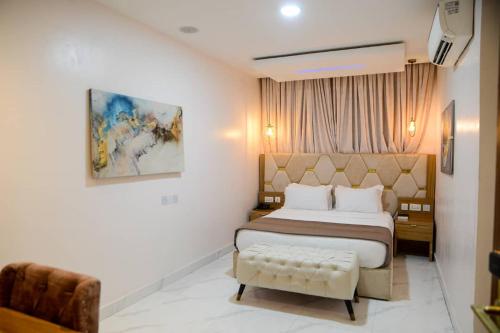 Χώρος καθιστικού στο THE KINGSLY la prima casa HOTEL and SUITES
