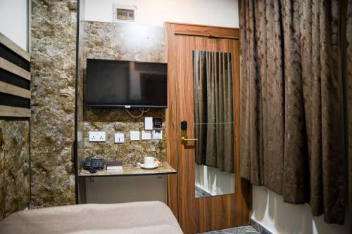 Koupelna v ubytování THE KINGSLY la prima casa HOTEL and SUITES