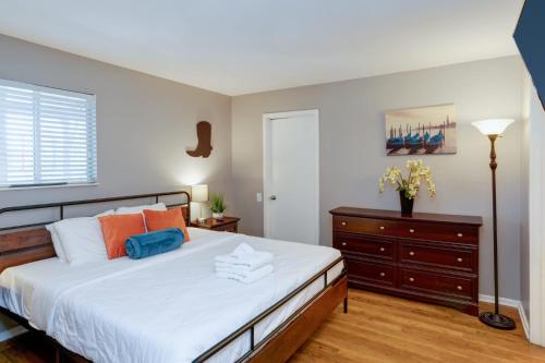 Ένα ή περισσότερα κρεβάτια σε δωμάτιο στο Cumberland River Condo Near DT