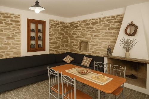 Χώρος καθιστικού στο Papous house