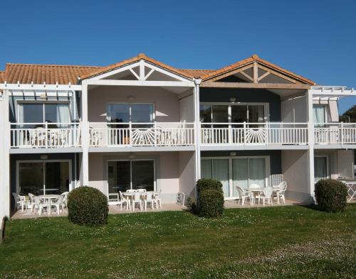 Les Sables-d'Olonne - Terrasse, Wifi Fibre & Piscine, à 200 m de la Mer - D012