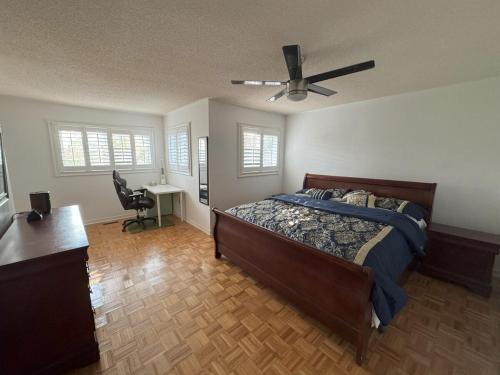 Ένα ή περισσότερα κρεβάτια σε δωμάτιο στο Pearson Gateway Comfort Home