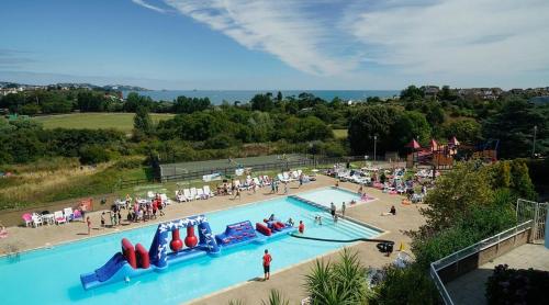 Piscina di Coastal Getaway - Free Activities & Beach Access o nelle vicinanze