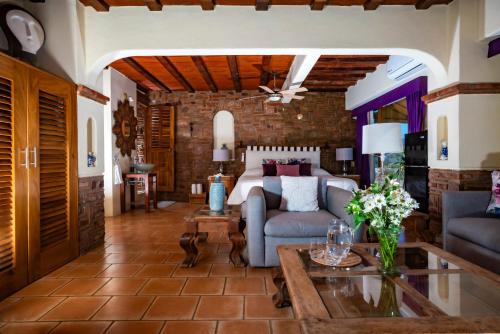 Кровать или кровати в номере Villa Bella Bed & Breakfast Inn