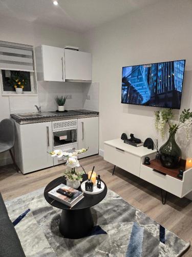 The Cosy Nest - Short Let in Salford photo 6