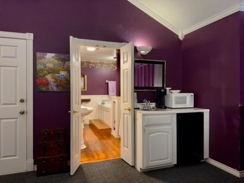Una cocina o zona de cocina en Bed and Breakfast on White Rock Creek