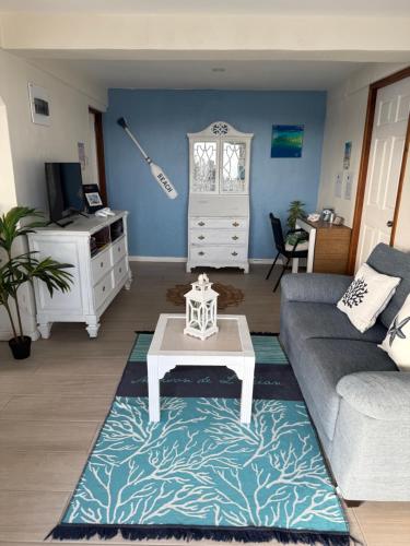 Foto da galeria de Sandollar at Blueview A cozy, cute flat with a wow view em Kingstown
