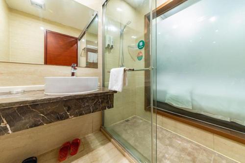 Koupelna v ubytování GreenTree Alliance Hotel Yancheng Engineering College Dayangwan Scenic Area