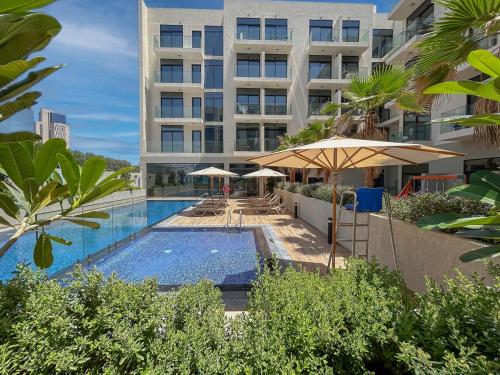 Elegant JVC Stay Luxury Amid Nature