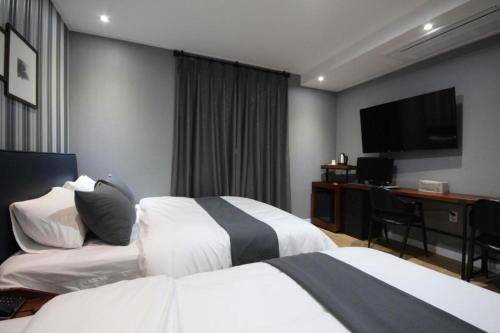 Gallery image of Brown Dot Tourist Hotel Busan New Port in Changwon