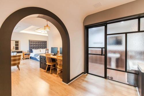 Gallery image of Brown Dot Tourist Hotel Busan New Port in Changwon