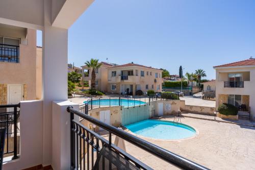 Bazén v ubytování Tala Retreat 2 bedrooms and 2 bathrooms with pools nebo v jeho okolí