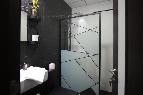 Vonios kambarys apgyvendinimo įstaigoje EasyGo-Spacious-Smart Layout - View