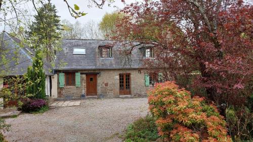 MAISON LA BURELIERE - holiday home for families, groups, couples