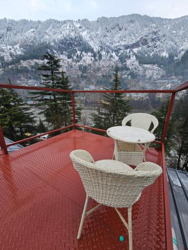 Gallery image of Hotel Old Manali-Mountain View, Balcony, Garden, Pet Friendly, Parking in Manāli