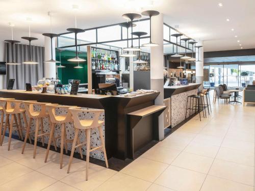 Um restaurante ou outro lugar para comer em Novotel Blois Centre Val De Loire