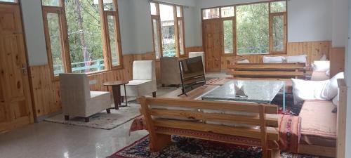 Gallery image of Hotel Old Manali-Mountain View, Balcony, Garden, Pet Friendly, Parking in Manāli