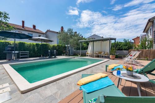 Superior Apartment with private Pool