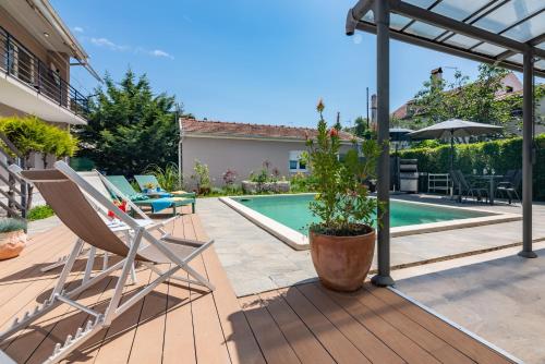 Superior Apartment with private Pool