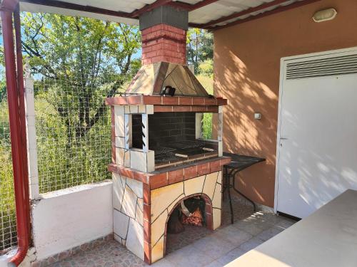 Φωτογραφία από το άλμπουμ του Elena's 3BR Maisonette with Garden & Pool στα Νέα Πλάγια