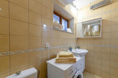 Madonna Field Apartment II