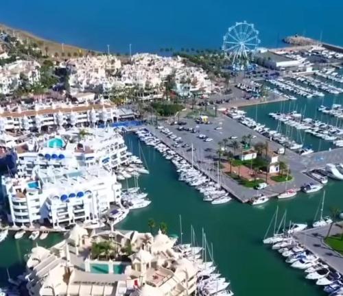 Estudio Puerto Marina Playa