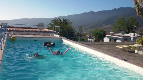 The swimming pool at or close to Los Guanches Bungalows