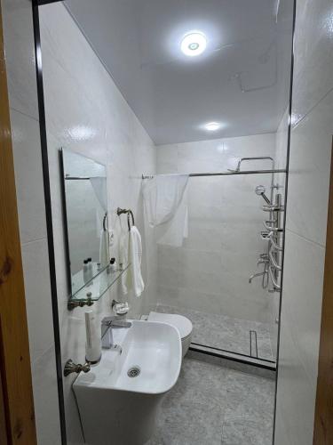 Ένα μπάνιο στο Hotel KAMILA Prime