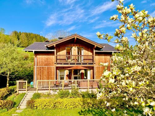 Chalet Attersee - ganzes Ferienhaus, Seeblick, Kamin, Sauna