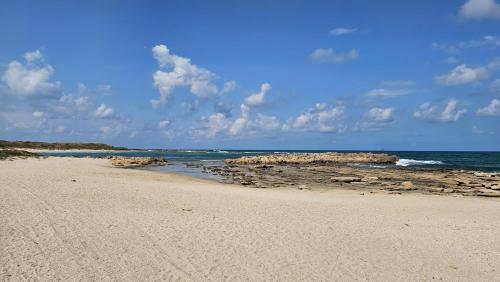 Gallery image of Cozy Seaview Glamping Caravan in HaBonim