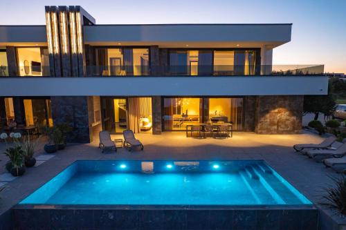 Bazén v ubytování Villa Sika nebo v jeho okolí