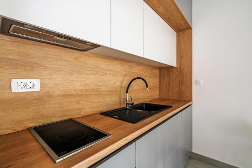 Dapur atau dapur kecil di Aura Tower Aparments by In Property