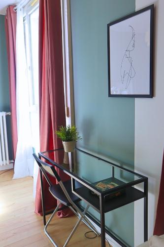 Photo de la galerie de l'établissement Studio spacieux et intimiste Lyon 8 avec Parking Fibre Tram T4, à Lyon