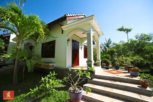 Gallery image of Gold Rooster Resort in Phan Rang