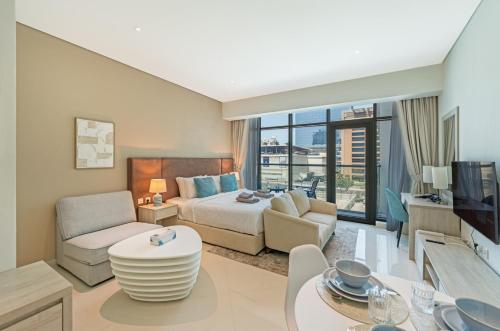 Spacious Studio Private Beach Rooftop Pool